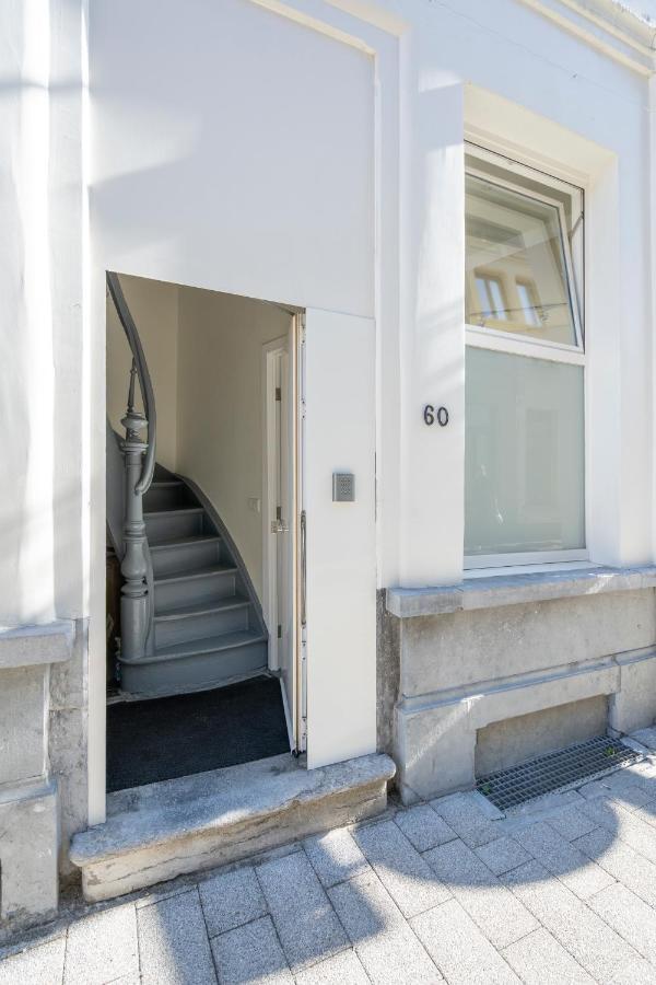 Shway - The Red With Pearls Appartement