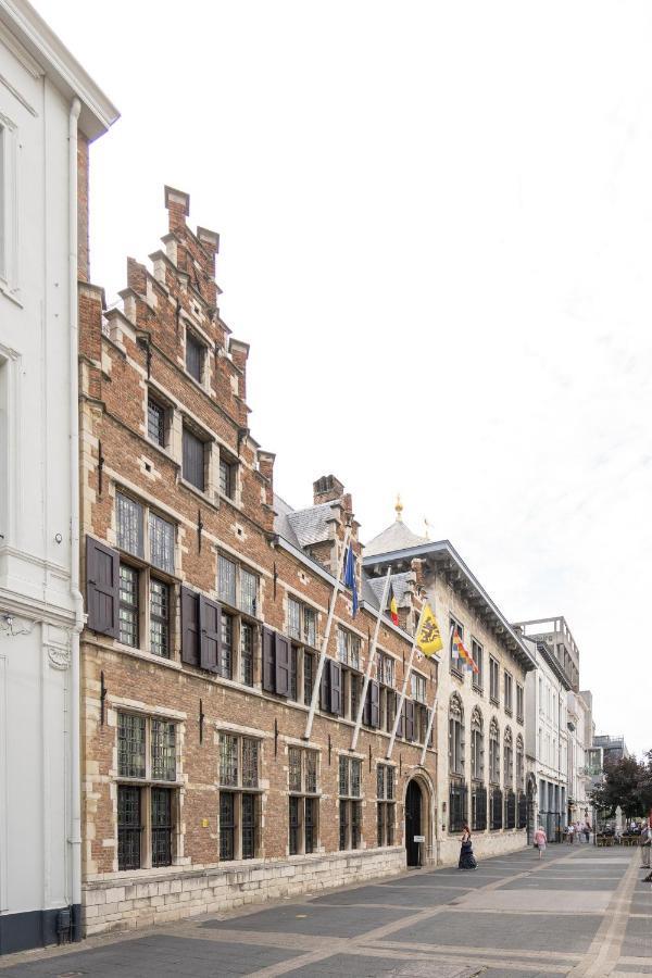 Shway - The Red With Pearls Appartement
